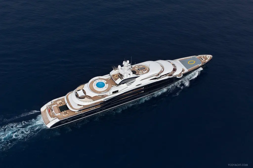 Overhead view of Serene under way, with the helipad on the foredeck and the round pool aft