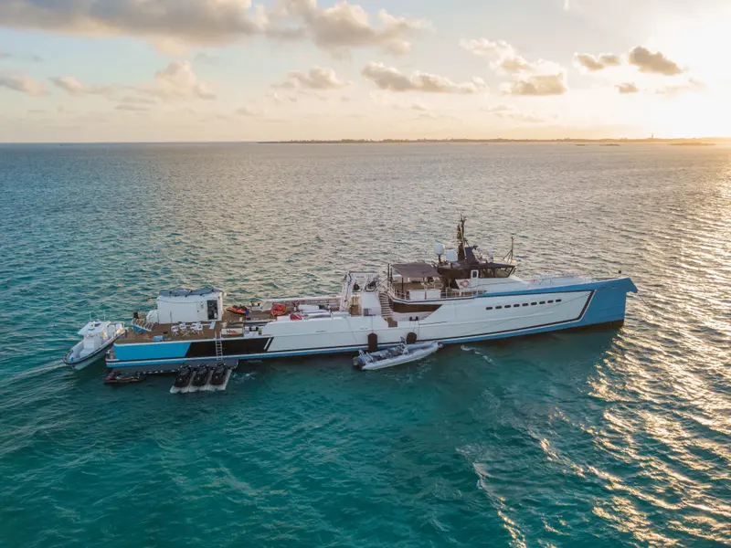 Chasing Romance, 55.5 m support vessel built by Damen Yachting